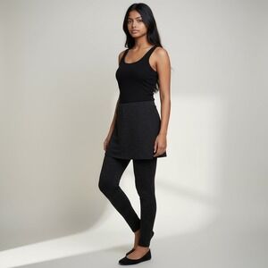 Cabi Skirted Mid-rise Size M Black Space Dye 3210 Activewear Skort Leggings